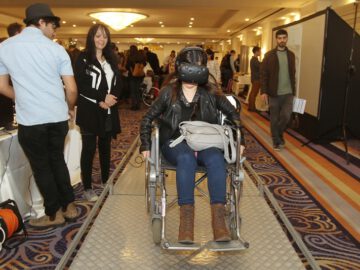 מסלול מכשולים על כסאות גלגלים עם מציאות מדומה
